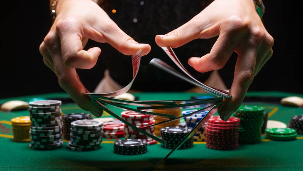 Chơi bài Poker cần có những tay bài nào để thắng?