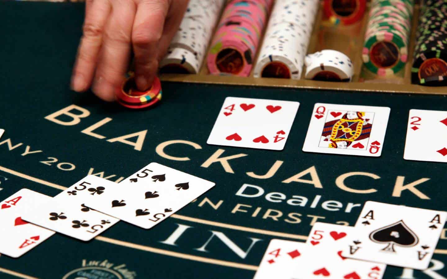 Tim Hieu Nhung Phuong Phap Khi choi Blackjack Hieu Qua