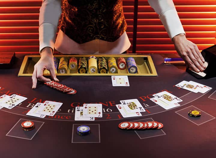 Tim hieu ve hinh thuc choi cua tua game Blackjack?
