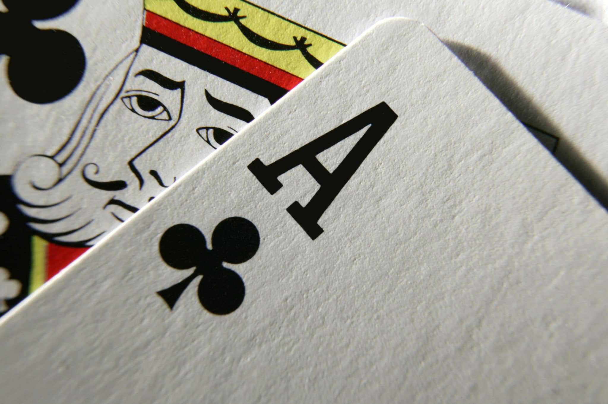 Poker - Tua game dinh cao khien nhieu game thu dien dao