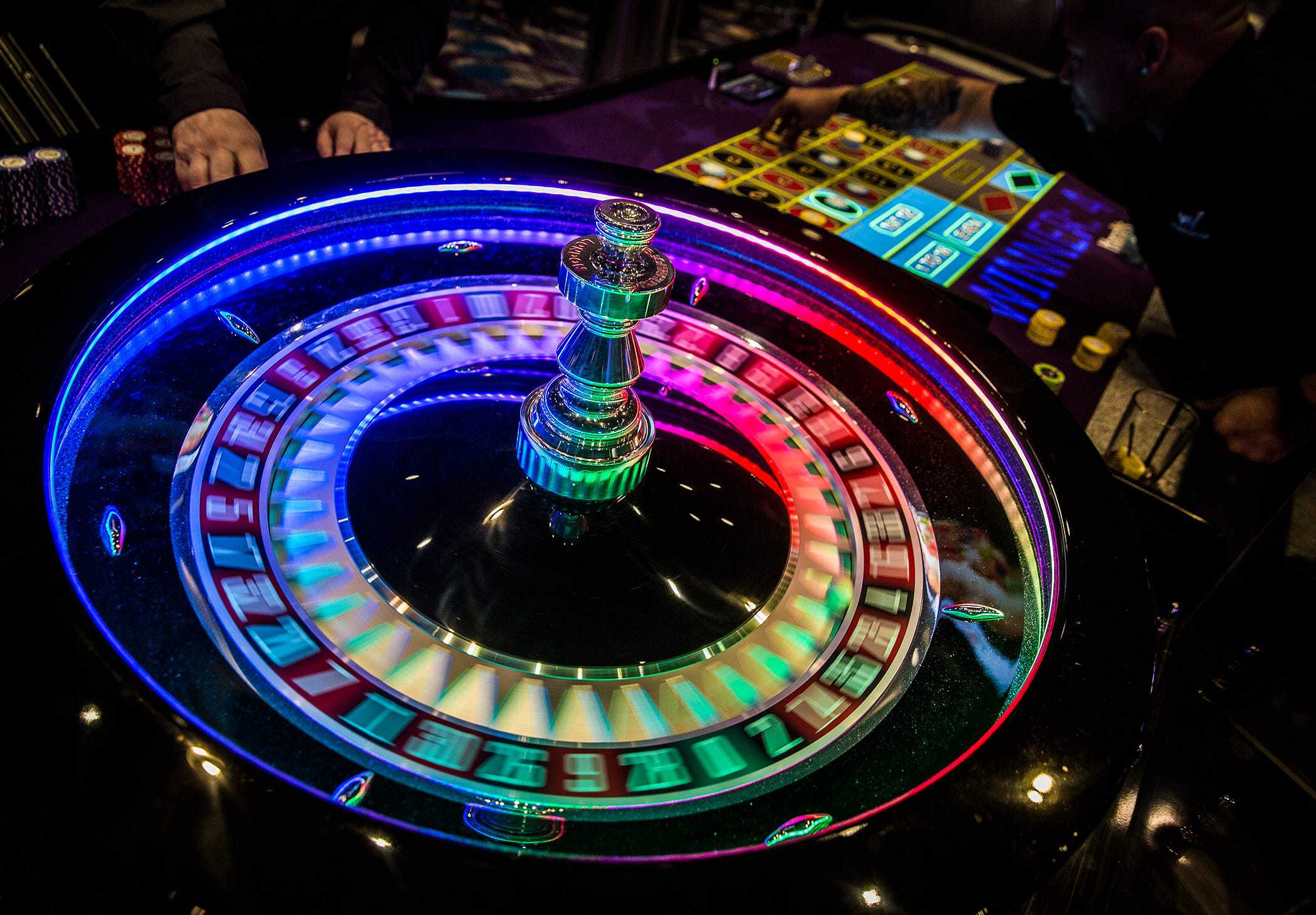 Roulette - Tro choi vo cung doc dao phan thuong sieu dinh ma moi nguoi khong nen bo qua