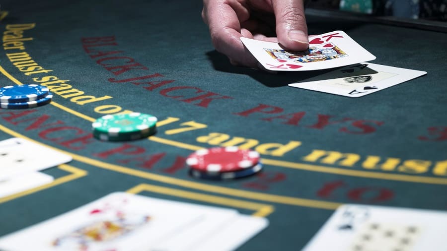 Điểm qua những kỹ thuật đặc biệt để luôn đánh bại nhà cái trong Blackjack diem qua nhung ky thuat dac biet de luon danh bai nha cai trong blackjack